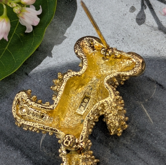 D'Orlan Brooch -Teddy Bear Textured Gold Toned 80s Vintage Eclectic - Picture 7 of 9